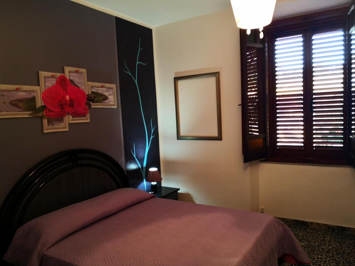 Zia Chiarina Bed & Breakfast San Nicolo Gerrei ภายนอก รูปภาพ