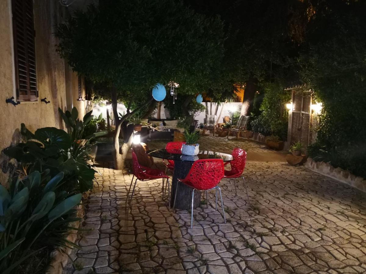 Zia Chiarina Bed & Breakfast San Nicolo Gerrei ภายนอก รูปภาพ