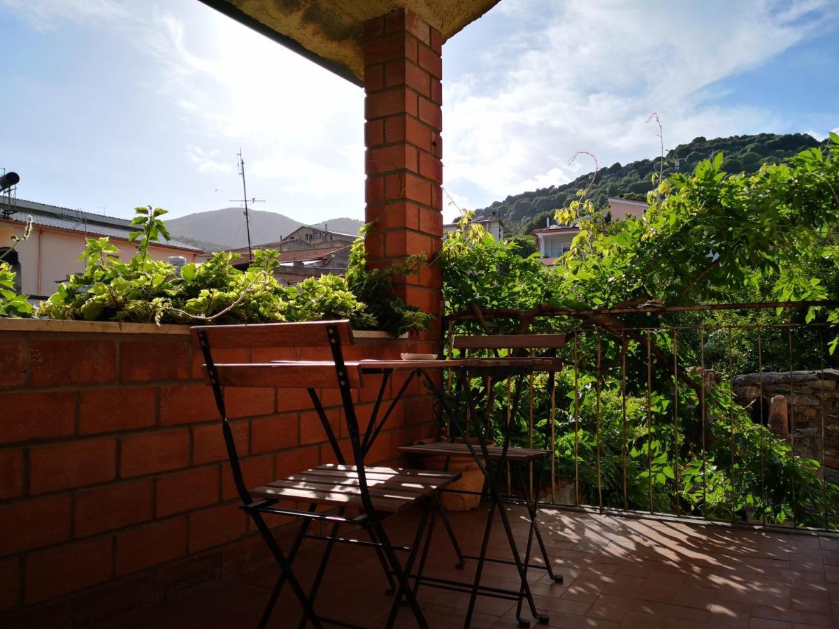 Zia Chiarina Bed & Breakfast San Nicolo Gerrei ภายนอก รูปภาพ